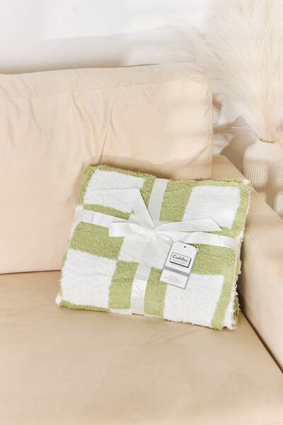 Cuddley Checkered Decorative Throw Blanket