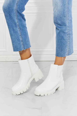 MMShoes What It Takes Lug Sole Chelsea Boots in White